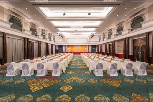 Chaophya Park Hotel